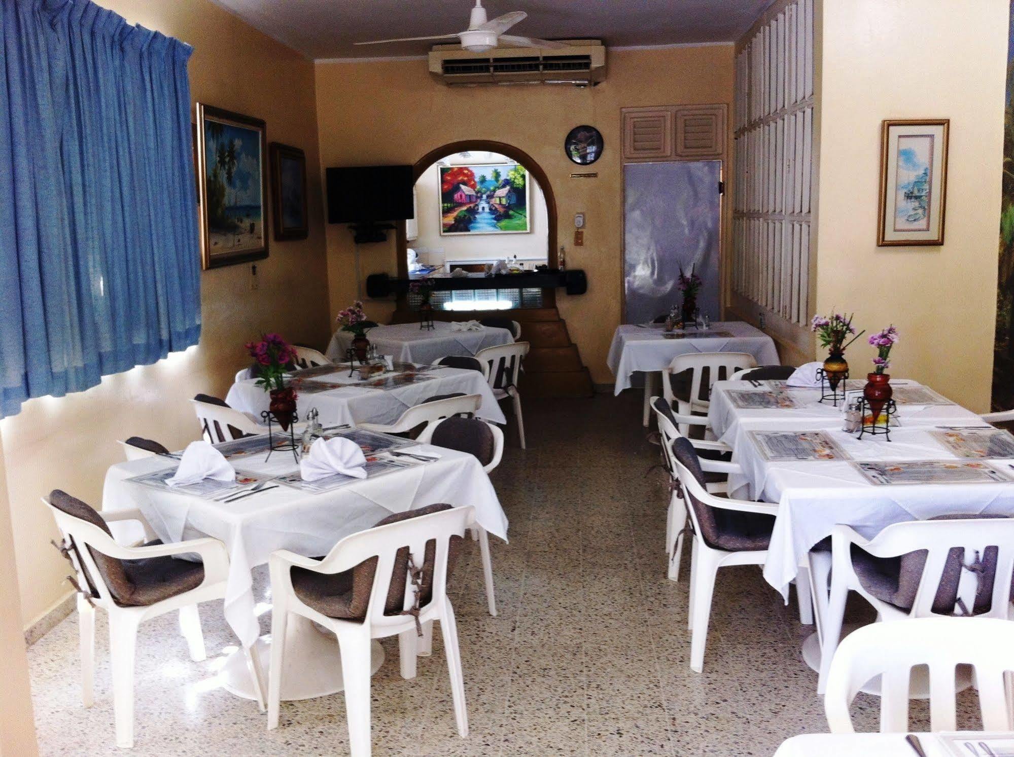 Hotel Caribe Barahona Esterno foto