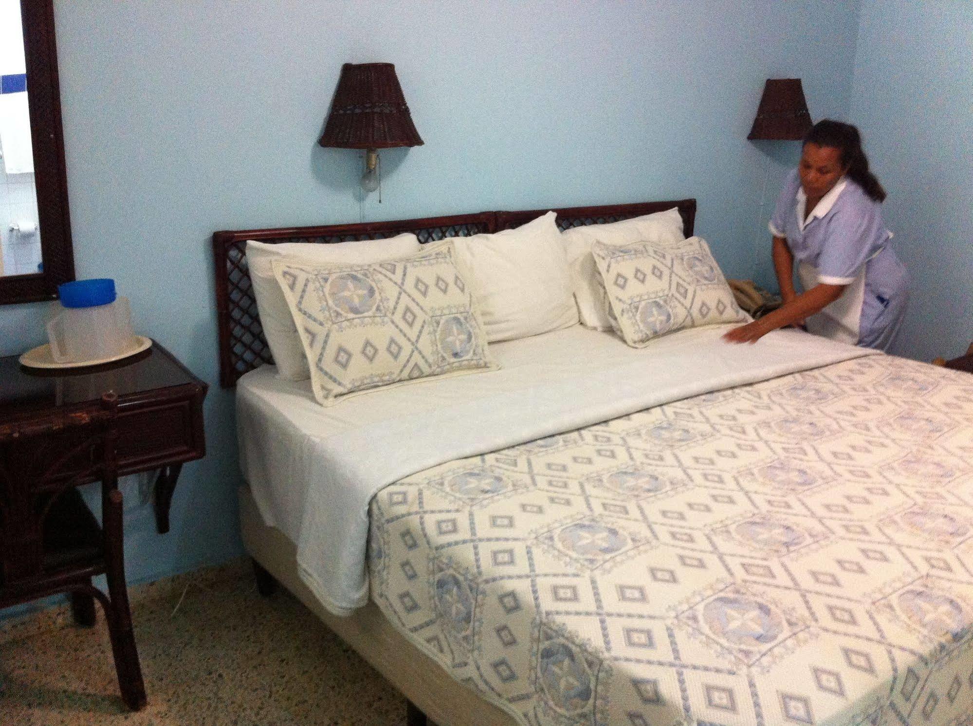 Hotel Caribe Barahona Esterno foto