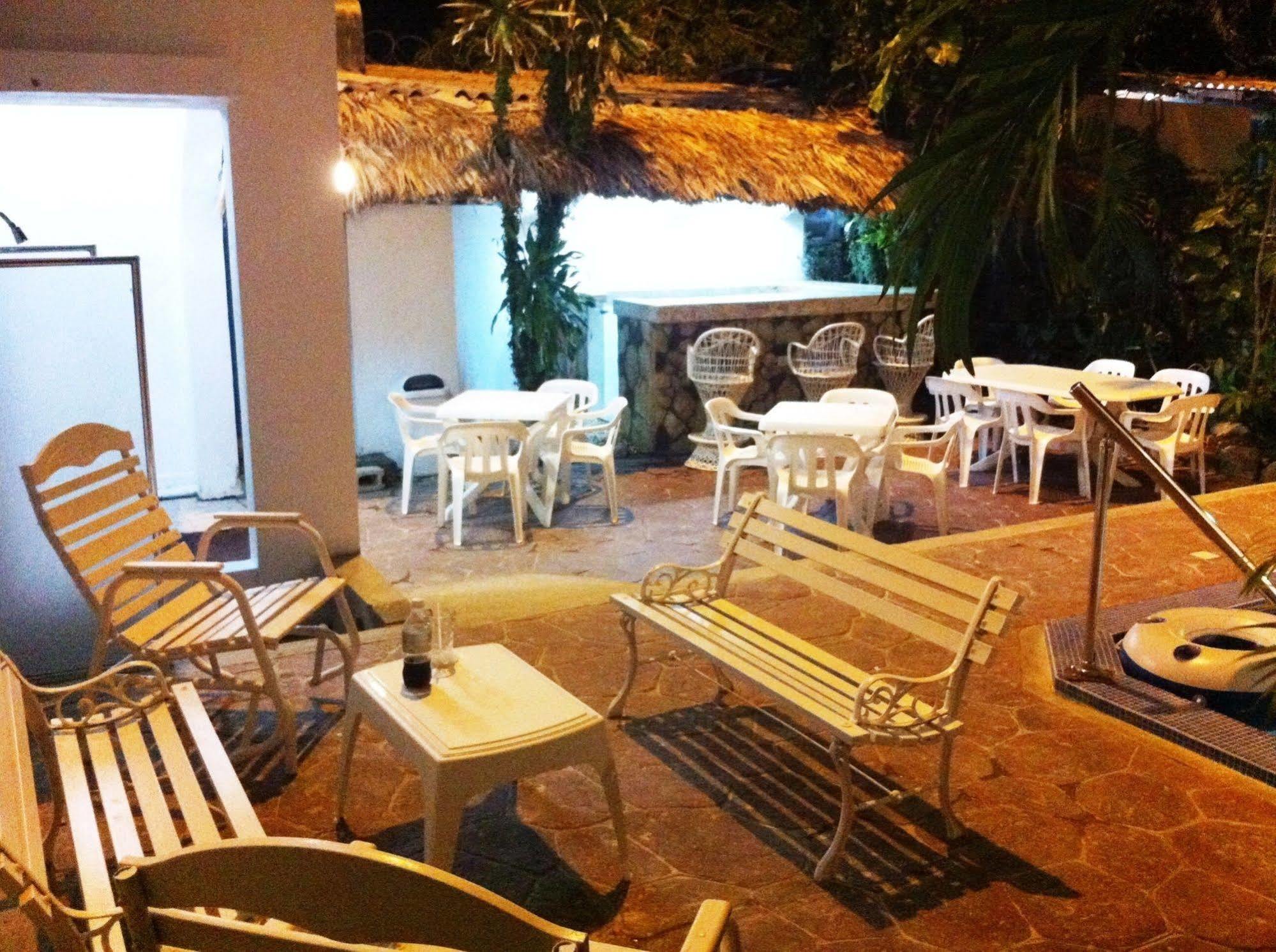 Hotel Caribe Barahona Esterno foto